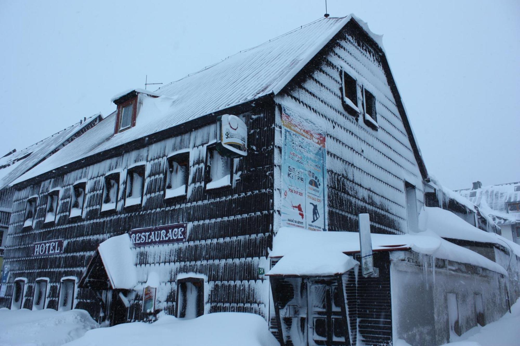 Hotel Penzion Pinokio Boží Dar Esterno foto